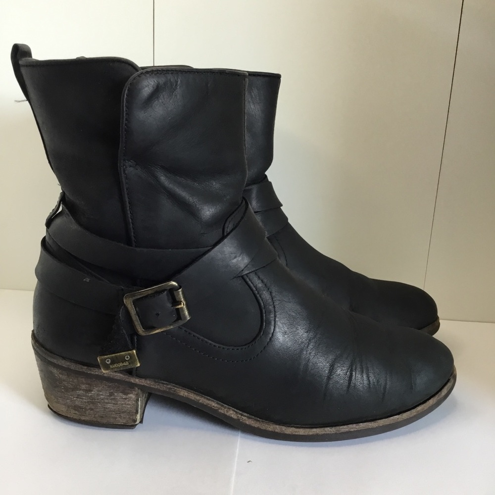 COPY - Ugg Women's Shoes Rugged Black Booties Size 6
